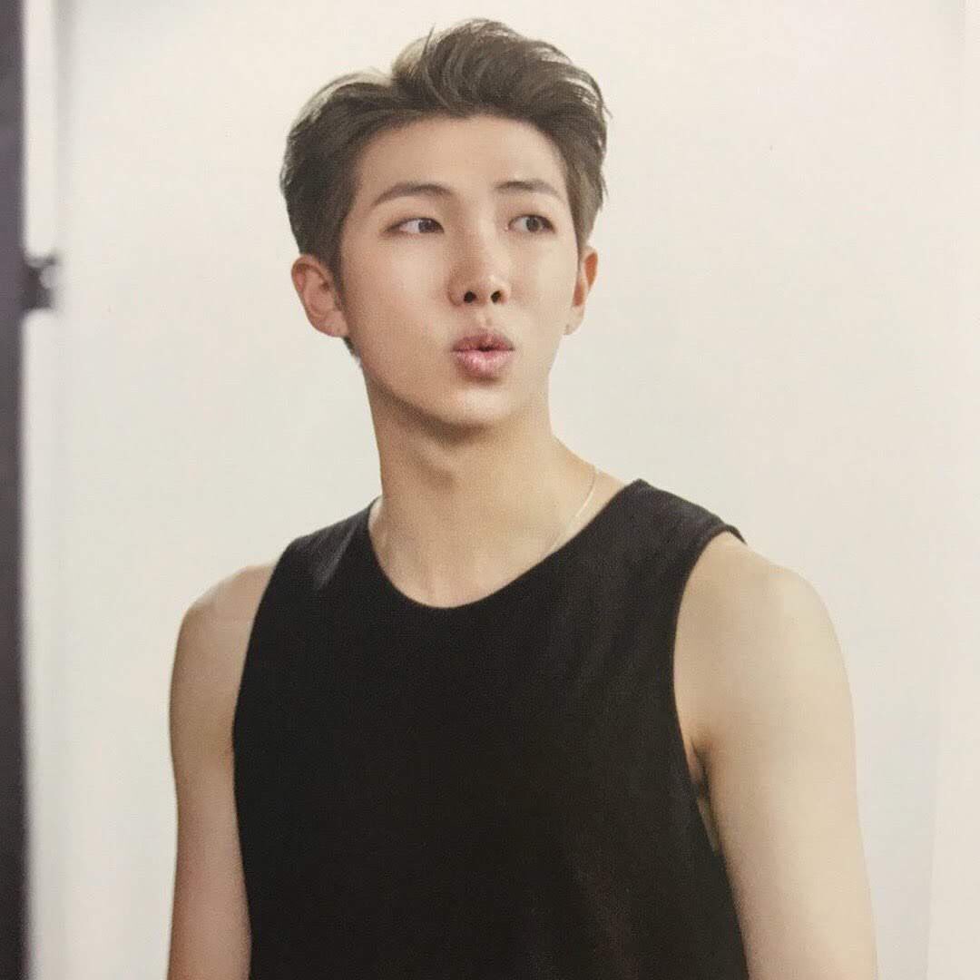 LilBitofTae's tweet photo. Thread of the Day: To continue our #thirstweek I give you the CHESTS of Bangtan...this is a hot one y’all, please prepare yourselves lol! 🥵🥵 #TOTD #BTS #Namjoon #Seokjin #Yoongi #Hoseok #JIMIN #Taehyung #JK https://t.co/f4r1Ph3qZR