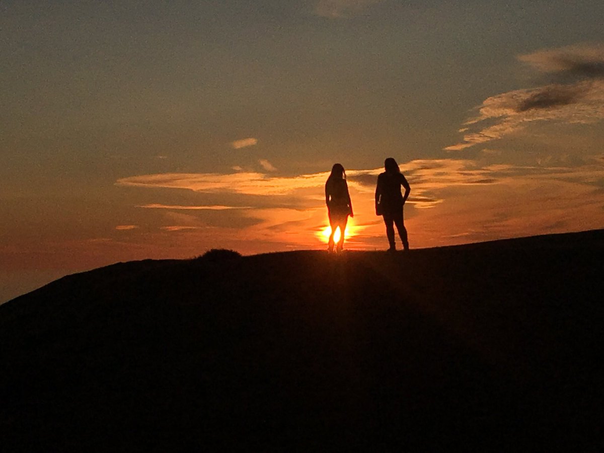 <a href="/OffshoreCroyde/">Offshore Croyde</a> #OffShoreCroyde #CroydeBay #BaggyPoint My highlight so far was a week in Croyde Bay and witnessing this sunset from Baggy Point 🌅