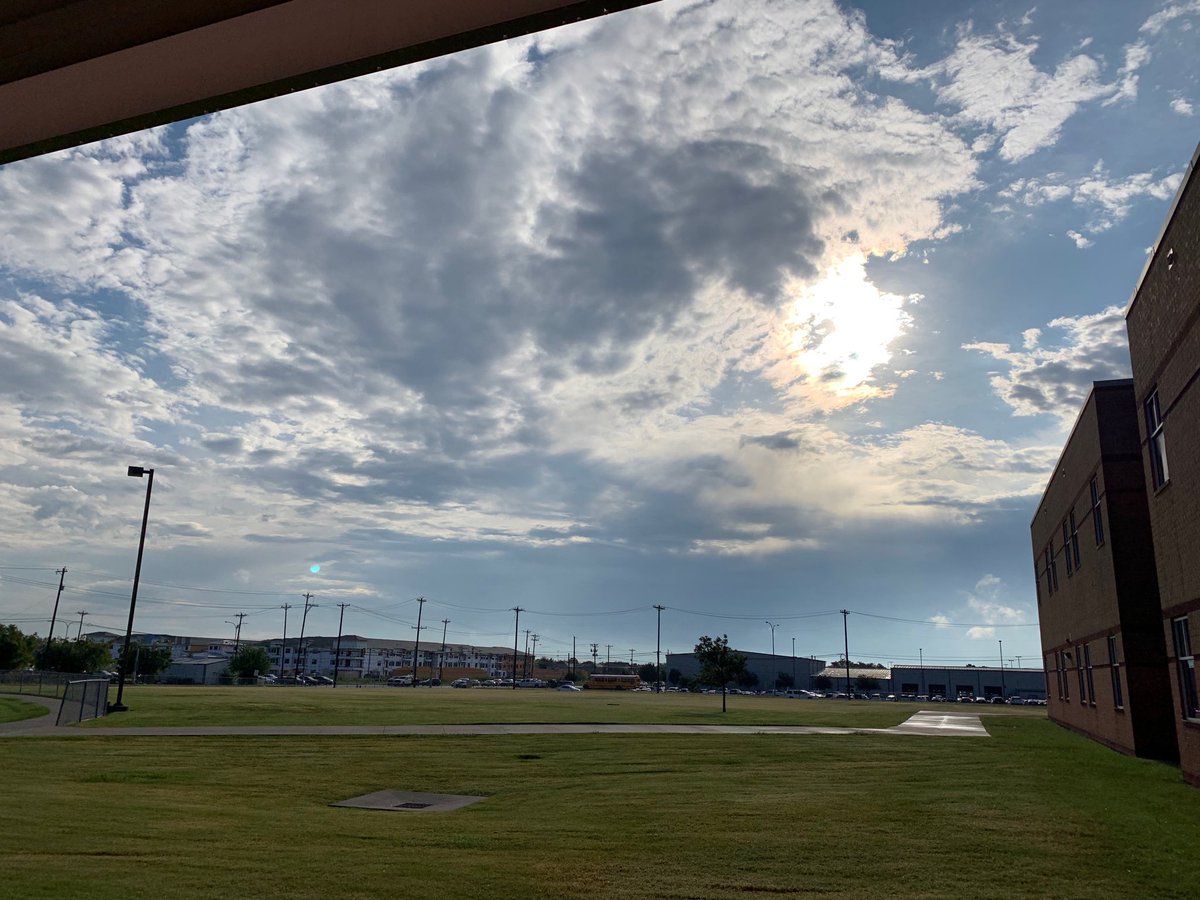 TSMLibrary's tweet photo. Skies are clearing just in time for 1st period. Have a great year, Titans! #KISDFirstDay https://t.co/VdEk7lFE5Y