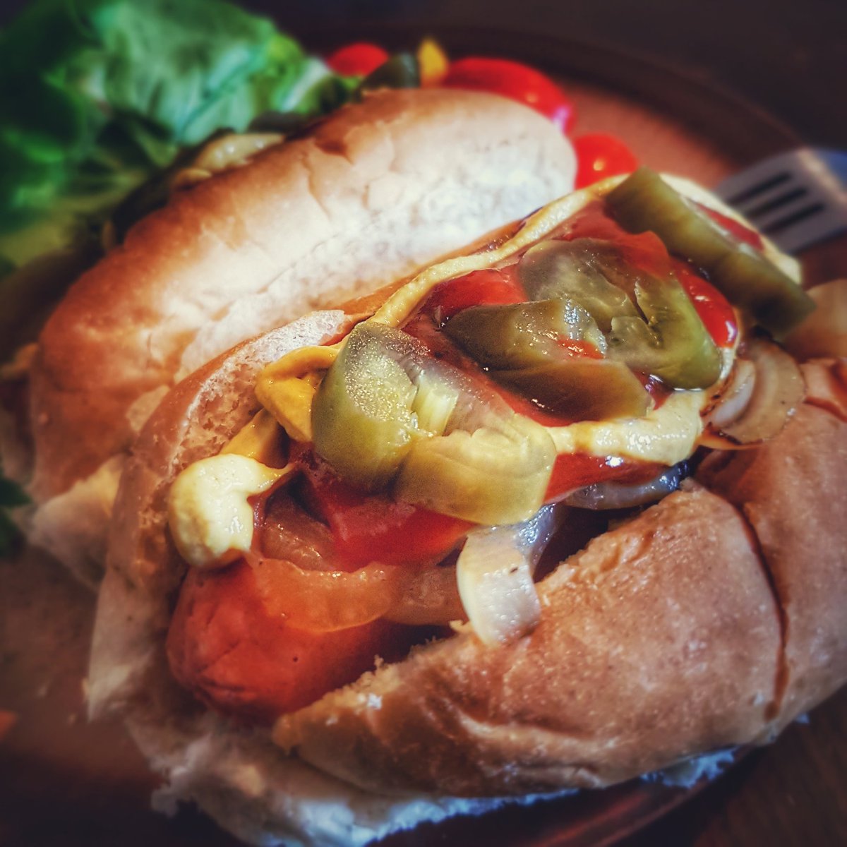 BoTSheffield's tweet photo. There was bags of taste in this bad boy! Tex-Mex hotdogs and salad. Total cost about 50p per person! #foodporn #sheffield #inspiration #sheffieldissuper #eatforless #veganjunkfood https://t.co/iNRtDIFdkS