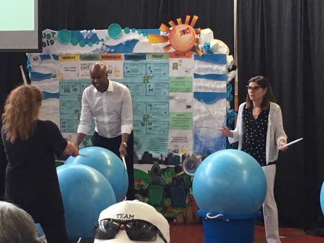ywalc's tweet photo. Thanks to the Honourable Filomena Tassi and the Honourable Ahmed Hussen for participating in our drumming at LEF. #Seniors #BeActive #DrumFitness #YWALC #FilomenaTassi #AhmedHussen #LEF https://t.co/oXKhAeQj8V