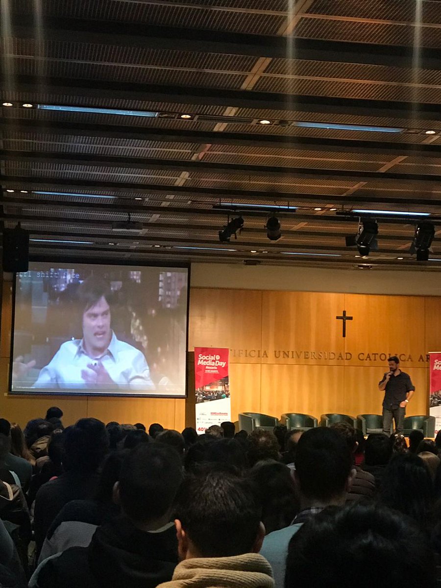 Sigue "¿Por qué no funciona la publicidad?"  <a href="/julikaiser/">Julia Kaiser</a> en#SMDayRosario