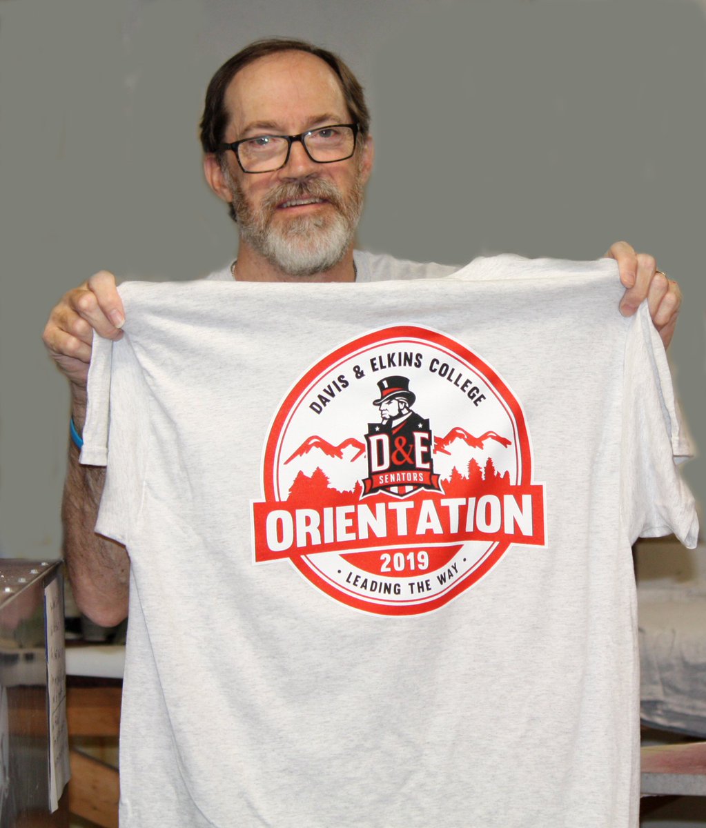 davisandelkins's tweet photo. Checkout the new 2019 Orientation shirts! The Art Department printed them and they were designed by Megan Condon.
#SenatorNationUnite2019, #DEBound, #DavisandElkins, DEOrientation https://t.co/YkHOgmjDxx