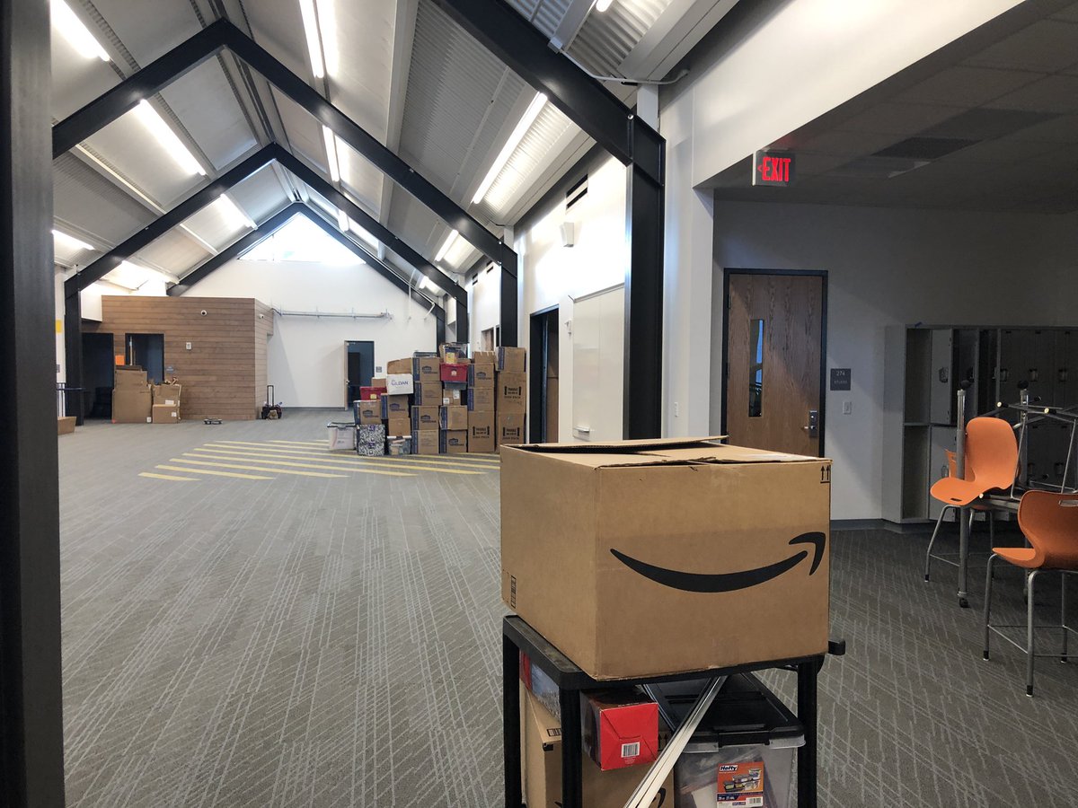 MrsBoydTMS's tweet photo. It’s like Christmas morning! 😍#timetowork #gettingready #newTMS https://t.co/1OvCH0sSKf