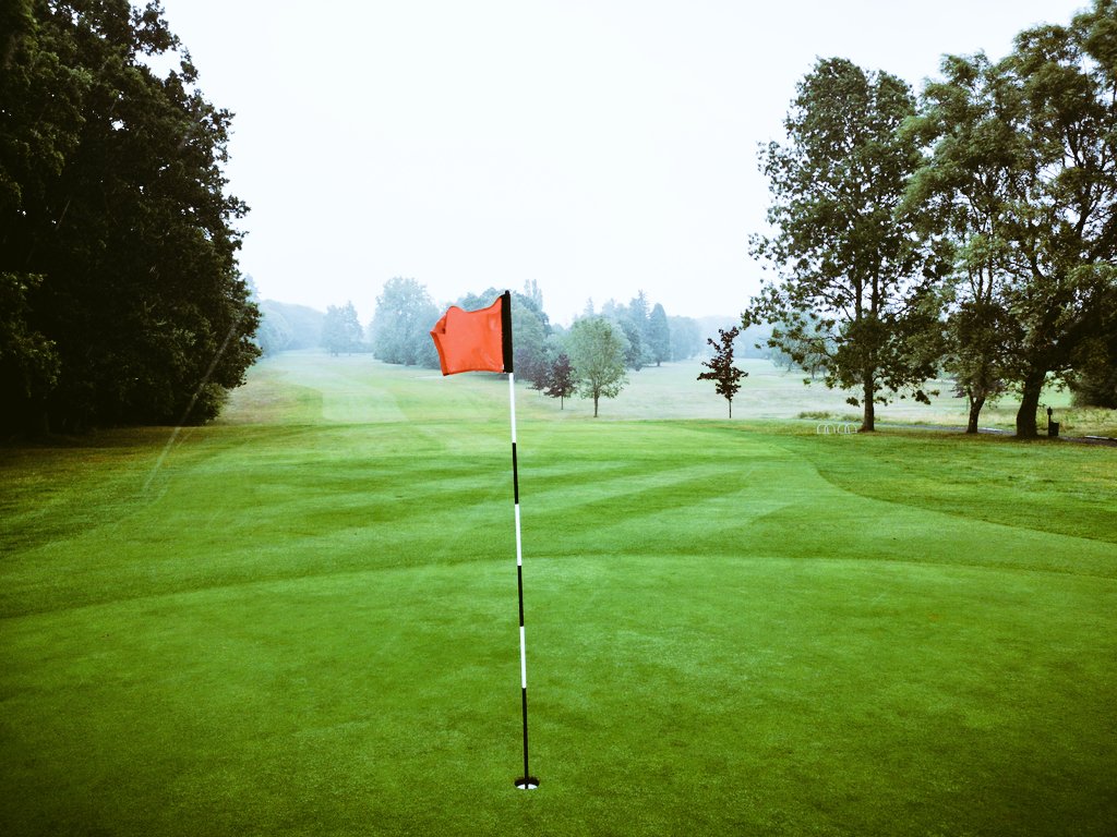 drummer_boy7's tweet photo. It might be wet but the course is looking great ahead of the dupree #golfcourse #Competition #golfpicture #golfgreens #sharp @Rowlands_GC https://t.co/82xeYgYIxf