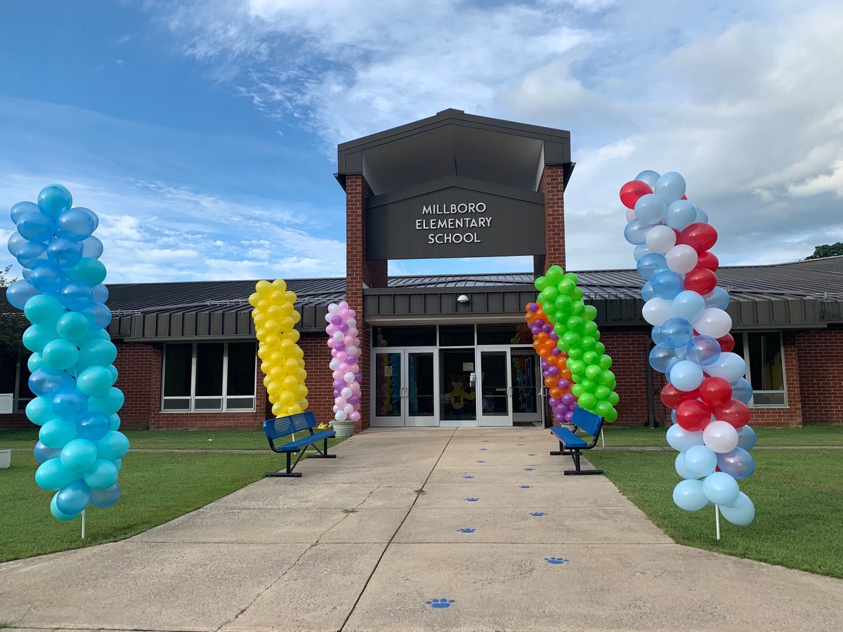 ConnieForsyth2's tweet photo. First day - we are ready!#ConnieForsyth2. #mes_wildcats #bathcountyrocks https://t.co/uG9cpOm9dg
