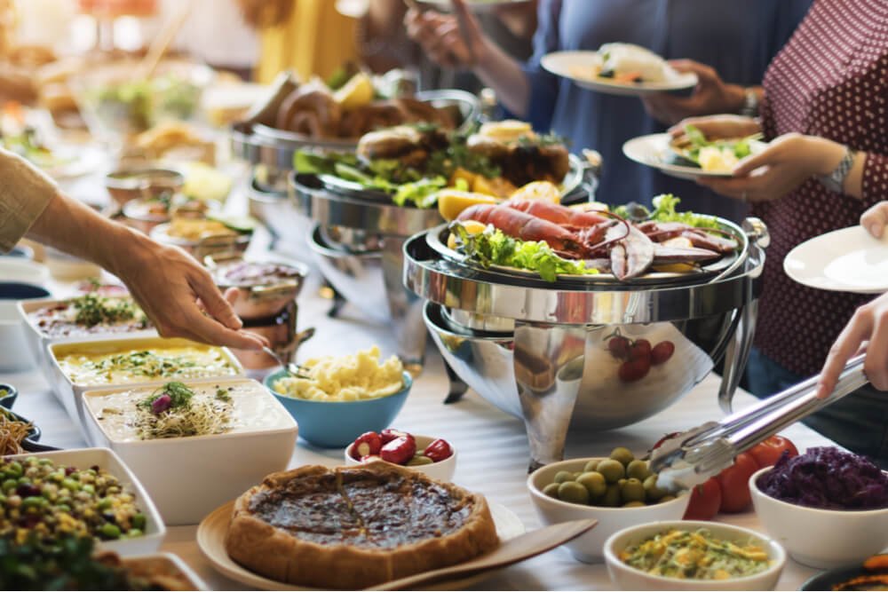 #Covadis geeft om de gezondheid van de medewerkers. Daarom schotelt <a href="/DeEngel8/">Catering De Engel</a> dagelijks allerlei gezonde en verse maaltijden voor hen voor. De Covadis #maaltijdservice garandeert lekker en voedzaam eten. Lees hier hoe het werkt.
bit.ly/2TwGMDp