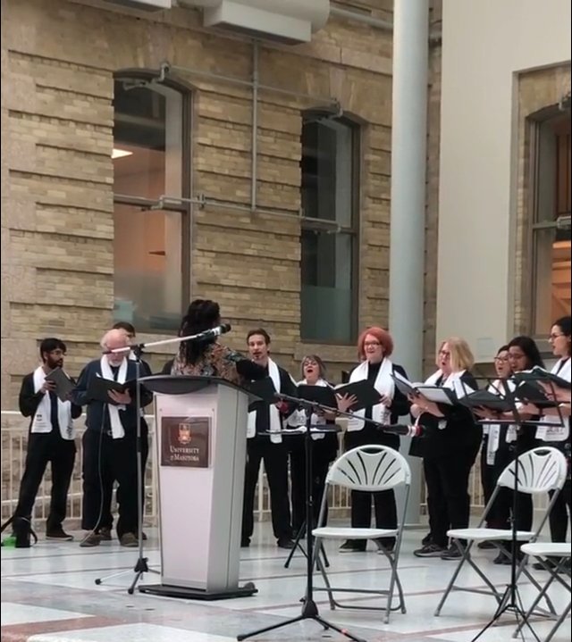 radytosing's tweet photo. Did you know there are health benefits from singing? All @UM_RadyFHS faculty, staff and students are invited to join the Rady to Sing Choir, no matter what your level of experience! Contact radytosing.umanitoba@gmail.com for more details.  #umanitoba https://t.co/4iuaQ018g4