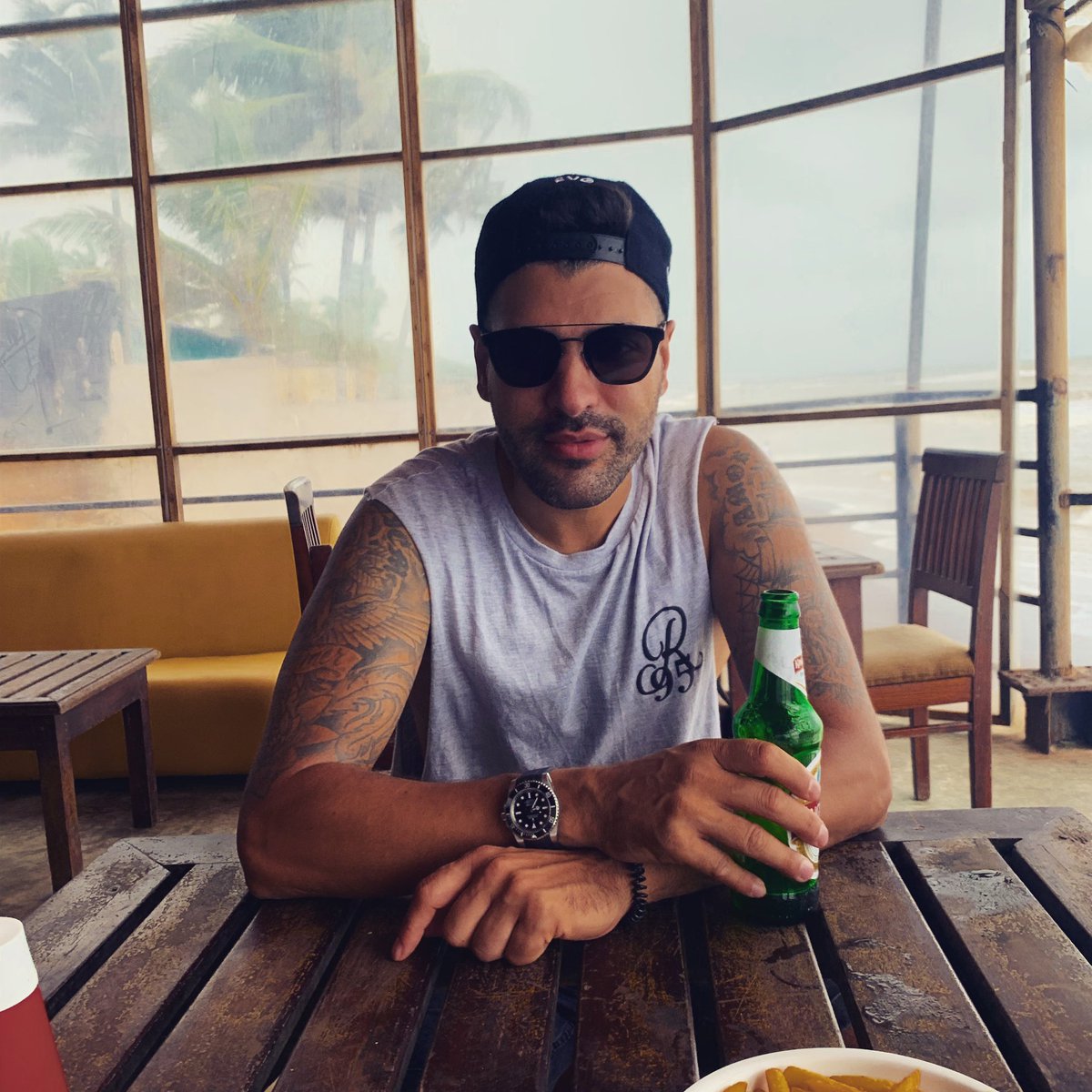First beer in India 🖤 #delhi #goa #hyderabad #bangalore #qatar in 6 days! ✈️🇮🇳❤️👳🏾‍♂️