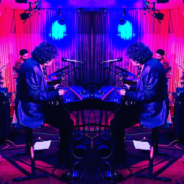 solojazzradio's tweet photo. Hoy a las 19:00 hrs revive la sesión de Soulvivors y escucha lo bien que tocaron el blues la semana pasada en las sesiones de Sólo Jazz. 19:00 hrs. 96.3 FM @JaliscoRadio @Omar_Kingsmith https://t.co/fdBbwKnjSx