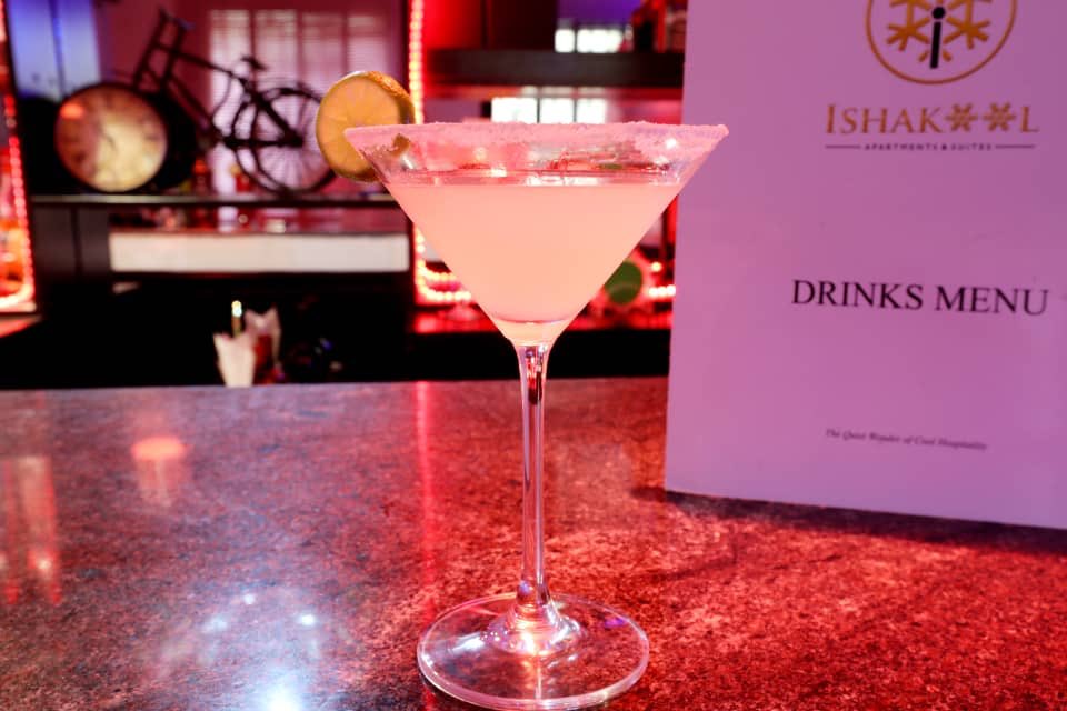 KairiIsh's tweet photo. Serving you hot hot @ishakoolhotels #ishakool
#ishakoolabuja
#ishakoolcocktails
#cocktails
Drop by and enjoy the #SuperCup https://t.co/soC6hg2owL