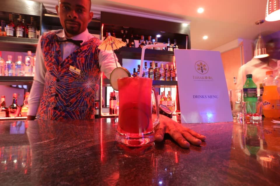 KairiIsh's tweet photo. Serving you hot hot @ishakoolhotels #ishakool
#ishakoolabuja
#ishakoolcocktails
#cocktails
Drop by and enjoy the #SuperCup https://t.co/soC6hg2owL
