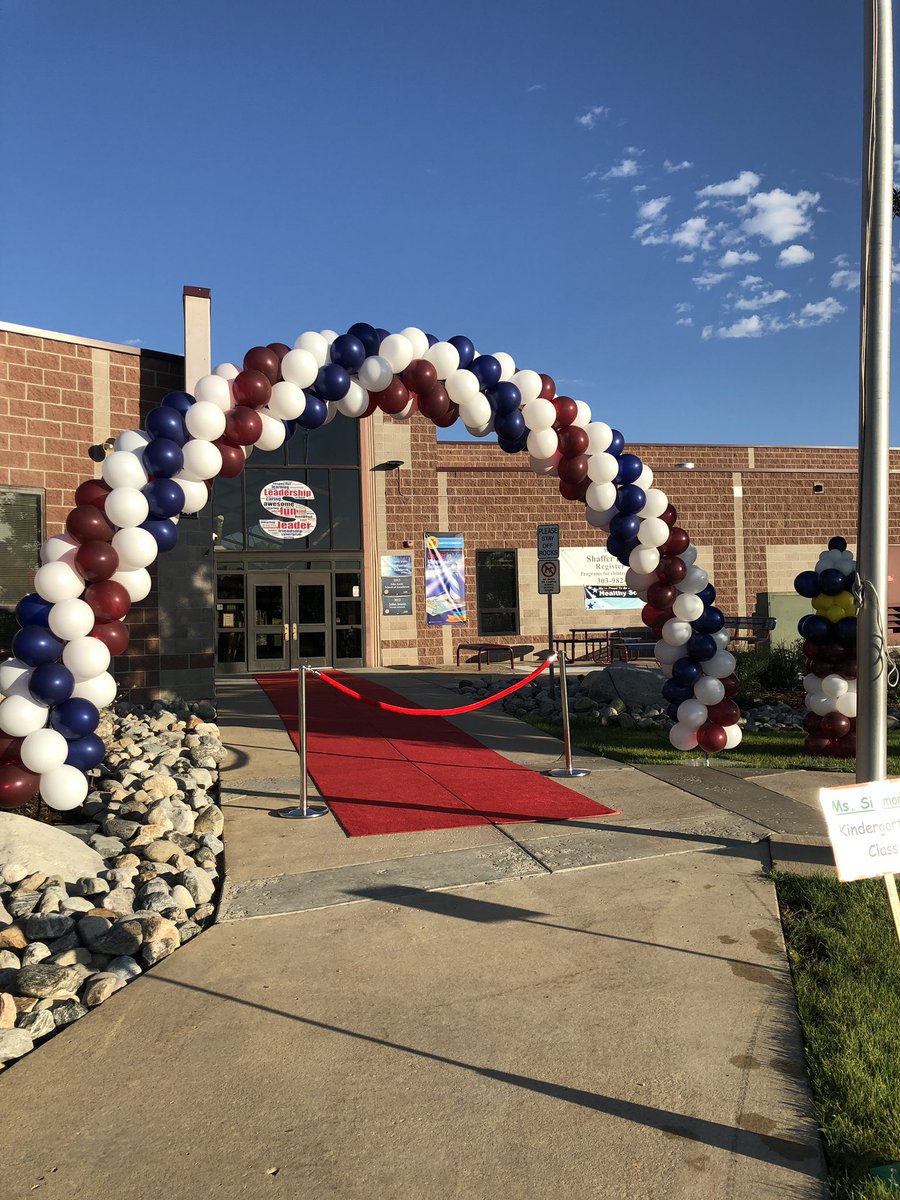 bearyfirstgrade's tweet photo. So excited to celebrate in a big way today! Proud to be a lighthouse school! #shaffershines @TheLeaderinMe @ShafferPioneers https://t.co/xHF5nGIPDG