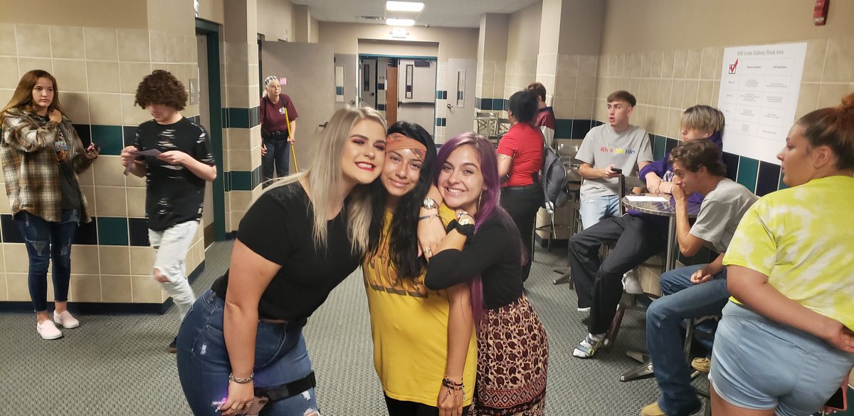 KCC_KISD's tweet photo. Happy #KISDFirstDay to everyone! #RISEUpKLC https://t.co/4wUftKMrUi