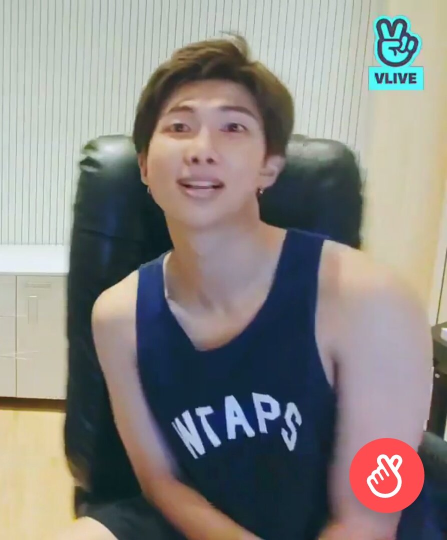 AfRm_JJ's tweet photo. แด๊ดดี้ของด้อม!!
#RM #NAMJOON https://t.co/R6h5YLoWNN