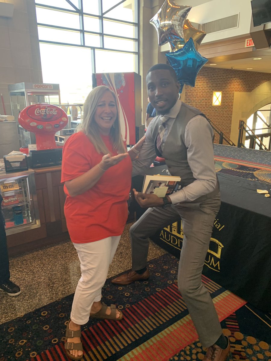christieihayes's tweet photo. Yes, yes he did get down on my level to speak with me 🤦🏼♀️ #teacherhabits Thank you @MichaelBonner_ for the inspiration this morning! #D7builds #JBEohana https://t.co/yY2kaQdeyK