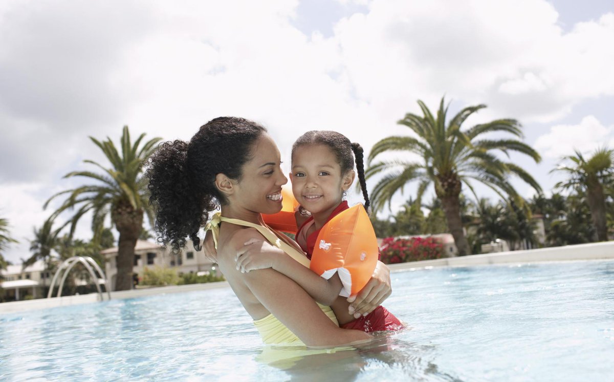 parachutecanada's tweet image. Travelling abroad? ✈️
Check for any security warnings, health advisories, severe weather or other hazard alert pertaining to your destination. More general #travel tips here: ow.ly/wHCC50vwwdq #VacationSafety #Travelling #TurnSafetyOn