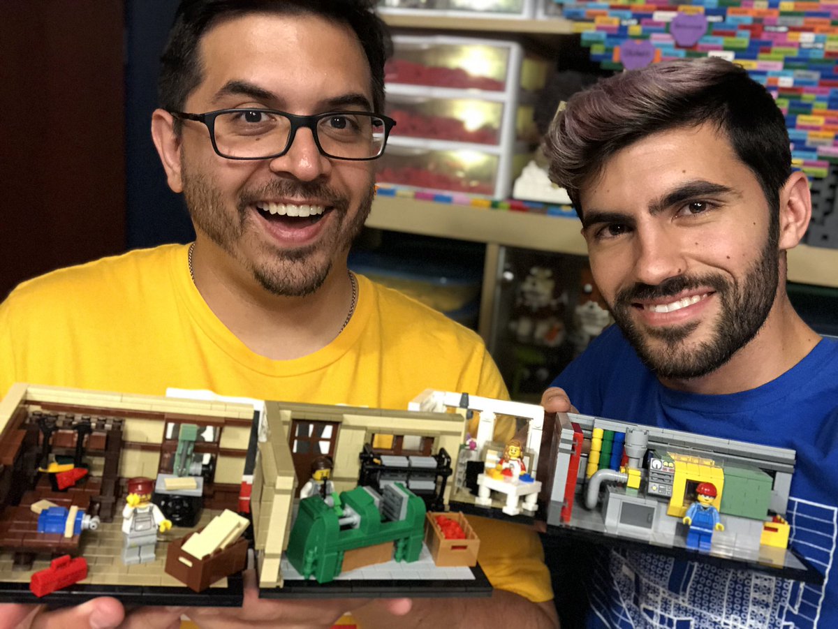 BrickinNick's tweet image. We had so much fun with @MrHinkleDraws last night building The #LEGO Story designed by our friend @BrickJonas_HU! 💜

Big thanks to @BrickLink &amp;amp; @LEGO_Group for making these #AFOLDesignerSets a reality! 😊

All the love to @xGumpita @Steek_09 &amp;amp; @KobOneArt for the awesome raids!