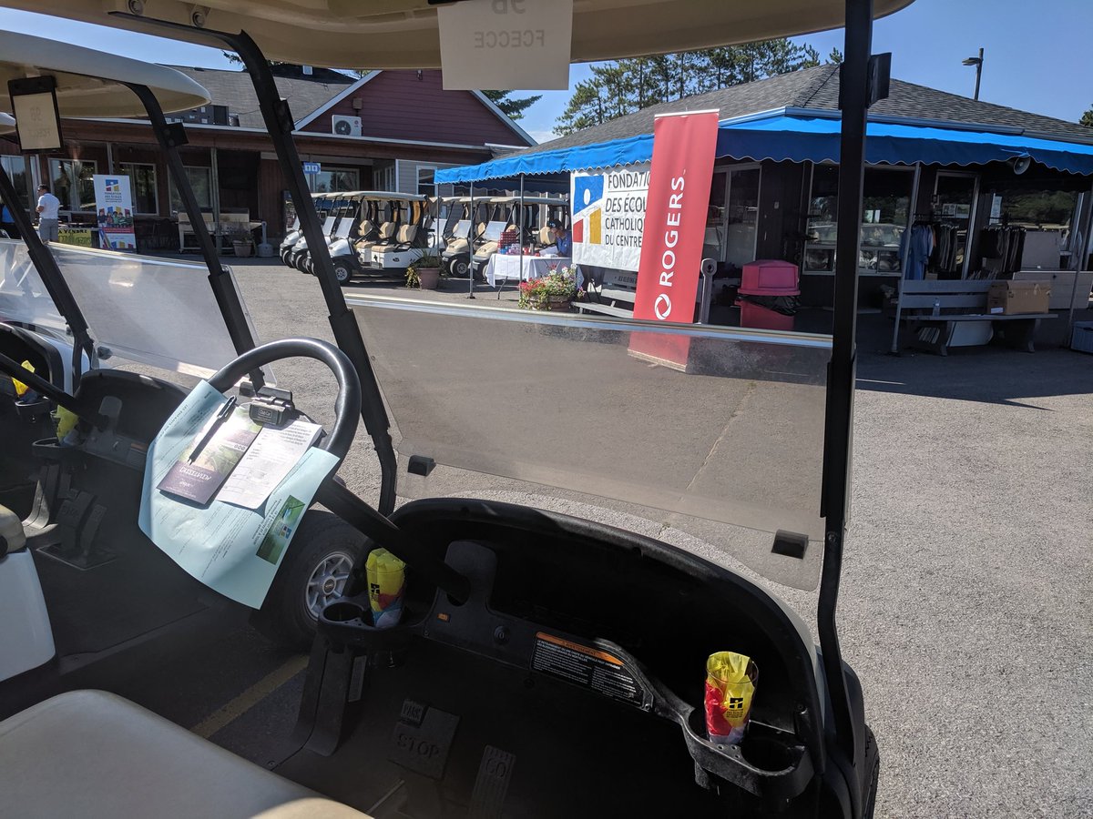 eec_sta's tweet photo. Prêt pour une belle journée au tournoi annuel de golf pour la Fondation des @ecolecatholique du centre-est @CasselviewGolf . #aidezlesenfants https://t.co/Fyhpu1cdM7