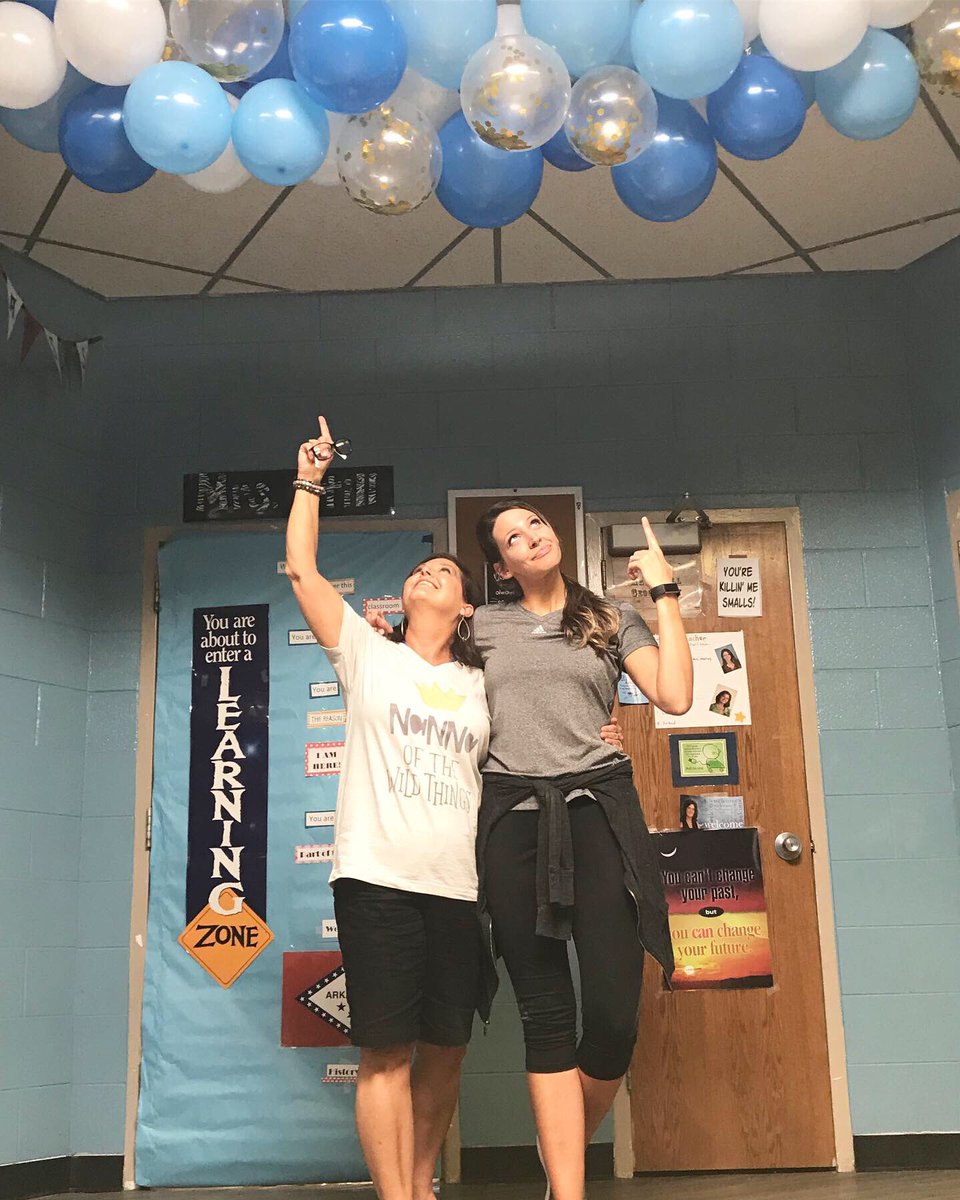 woodlandcolts's tweet photo. Ms. Still and Ms. Murray put in extra time getting these balloons up for the first day! Then, students in advisory worked on team building as they had to work as a unit to keep their balloon in the air without using hands. 🎈#teambuilding #teamwork #buildingrelationalcapacity https://t.co/DzngqL1Gvn