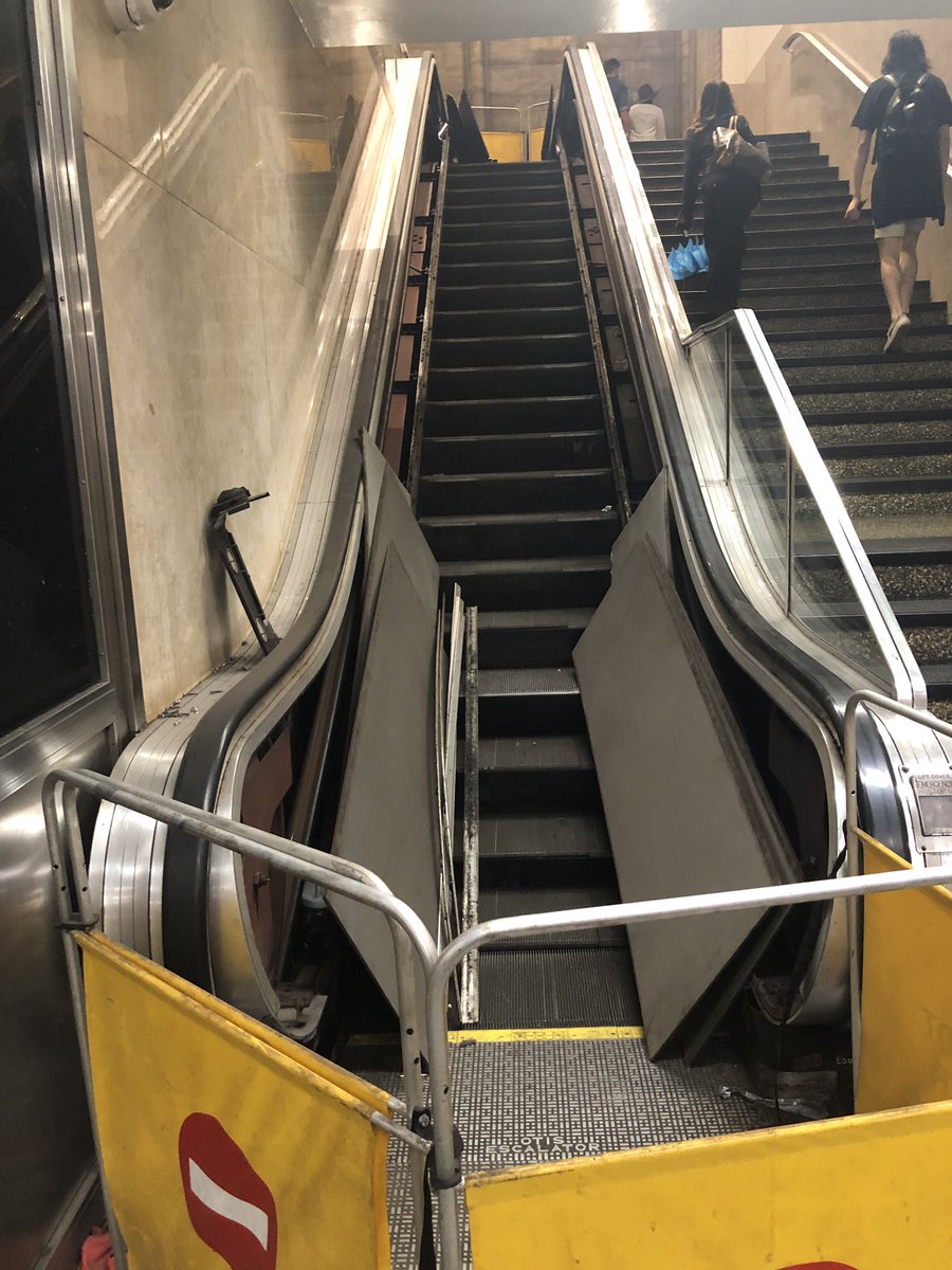 maglascock's tweet photo. @MTA this escalator on the south side of 42nd Street has been out of order for months. It could have been replaced by now. What gives? @JumaaneWilliams @NYGovCuomo https://t.co/HtudC40auS