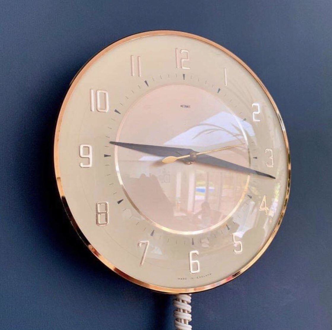 WhisperandEcho's tweet image. We couldn’t believe this find. An original electric wall clock by MetaMec which was purchased in 1969 but never taken out of the box to be fitted up. Its convex glass face is as new! 

#Retro #Clock #retroclock #metamecclock #vintage #retroHome #whisperandecho