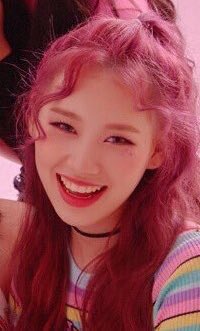 i4wjm's tweet photo. ウィキミキのエリー（へリム）ってエバグロのミアちゃんとTWICEのサナ足したんか？って思うくらい似てない❓めっちゃ似てる https://t.co/QN3OeTfF2w