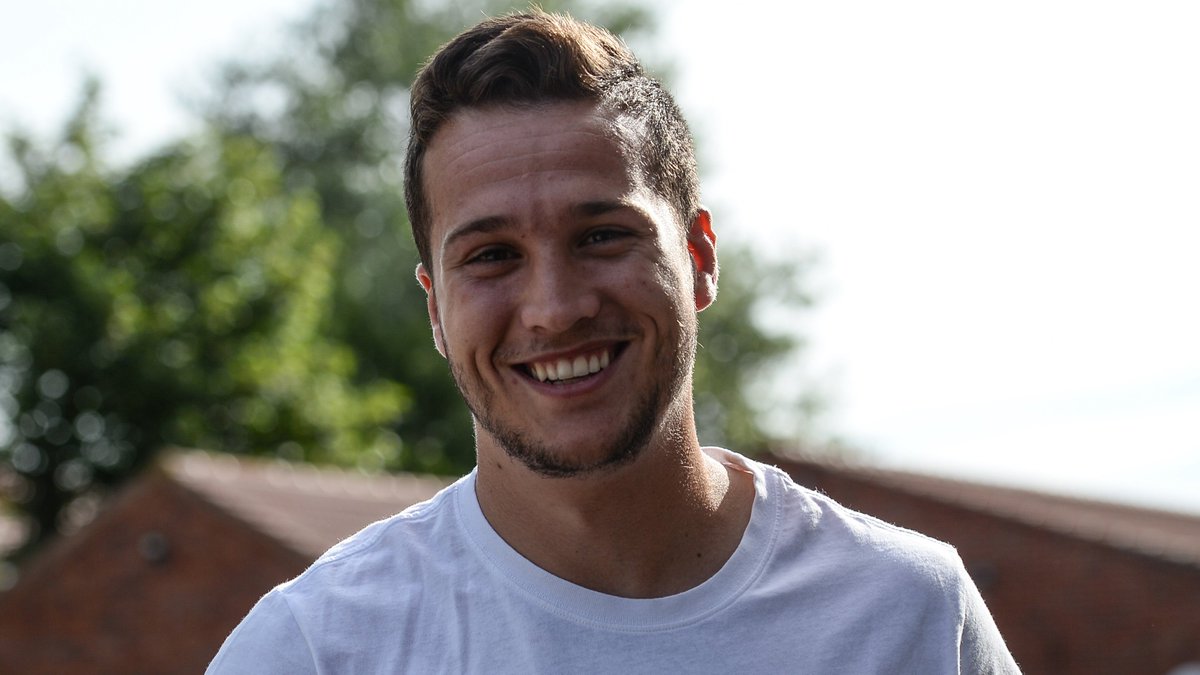 <a href="/javiermanquillo/">Javier Manquillo</a> <a href="/premierleague/">Premier League</a> <a href="/NorwichCityFC/">Norwich City FC</a> The in-form Spanish defender also spoke to us about becoming the proud father of a "little Geordie" during the summer, and explained why he believes he's grown on and off the pitch in recent months.

Watch the full interview for free: nufc.co.uk/nufc-tv/latest… #NUFC
