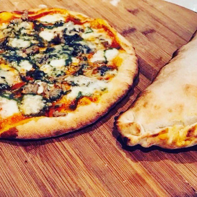 BertsBarrow's tweet photo. #streetfood #pizzanight bank holiday Friday here at Berts. Follow https://t.co/1RQvT2nv5s to guarantee your time slot. Live acoustic music, the bar will be open and freshly baked pizza by Knead n Feed. #familytime #supportlocal #farmshop #Yorkshire #shoplocal https://t.co/qtuV7XVxPr