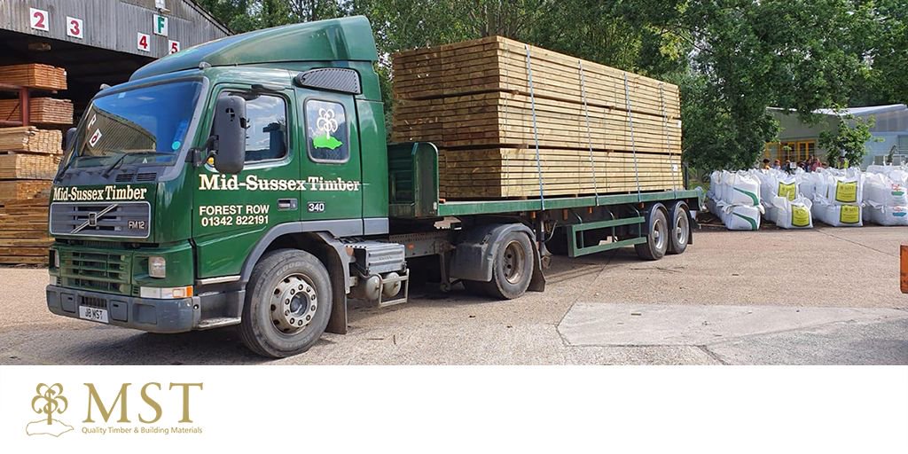 midsussextimber's tweet image. Today's delivery featuring some longer lengths of #timber on the lorry! | #TimberDelivery #SussexTimber