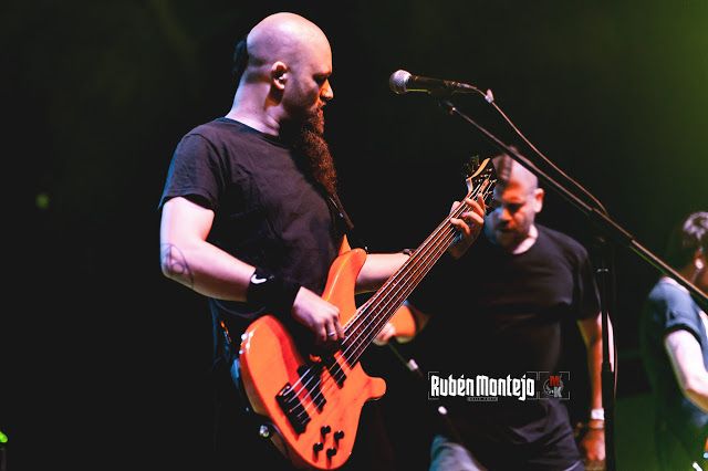 AsaltoSonoro's tweet photo. Imágenes de @sinaiarock dando caña en el Lanjarock Festival🤘🏼🤘🏼
Y este finde... ¡ #ABEJAROCK !🐝

Fotos y crónica de @MetalKorner | #RubenMontejo
➡️ https://t.co/aGH16i6sVR

#Sinaia #Lanjarock #festival #cronica #SoloHumanos #AsaltoSonoroManagement https://t.co/PVWqLcGsAS