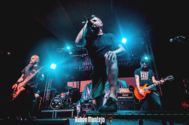 AsaltoSonoro's tweet photo. Imágenes de @sinaiarock dando caña en el Lanjarock Festival🤘🏼🤘🏼
Y este finde... ¡ #ABEJAROCK !🐝

Fotos y crónica de @MetalKorner | #RubenMontejo
➡️ https://t.co/aGH16i6sVR

#Sinaia #Lanjarock #festival #cronica #SoloHumanos #AsaltoSonoroManagement https://t.co/PVWqLcGsAS