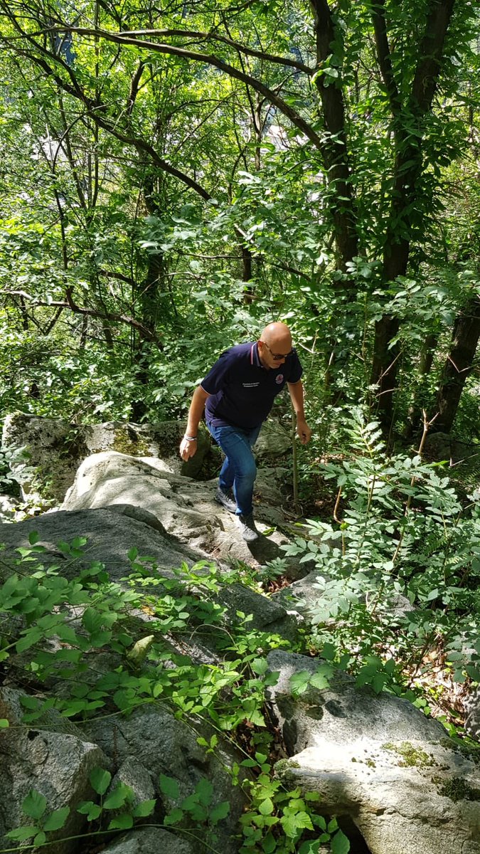 MassimoSertori_'s tweet photo. 🔴Qui #VilladiChiavenna (SO). Sopralluogo in località Motta di #Calestro colpita lo scorso lunedì da colate di sassi e fango. #RegioneLombardia ha già finanziato i lavori di #prontointervento per la messa in #sicurezza dell’intero corpo franoso. https://t.co/4fVBJH1BHc