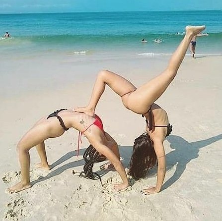eulauanasz's tweet photo. Capoeira de todas as artes a mais bela é você 🎶😍
#ComaMelhor
#AlunaCoral
#AlunaMorena
#CapoeiristasNaPraia 
#MulherNaCapoeira
#GingaPorElas
#CapoeiraMyLife @AndressaMorenh https://t.co/5zhFcJXnL3