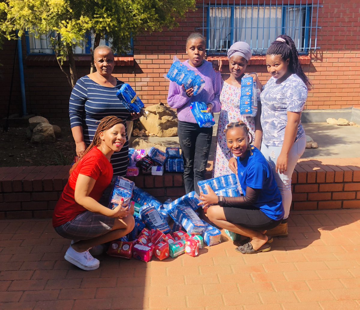 we_are_runners_'s tweet photo. On the 7th of April 2019, we asked the running community to donate sanitary towels to keep a girl child in school. Yesterday we handed these over to SOS Children’s Village in Mamelodi. A big thank you to everyone who donated a pack or two, we are grateful. We are runners 🤗🤗 https://t.co/lyxZRQDxGf
