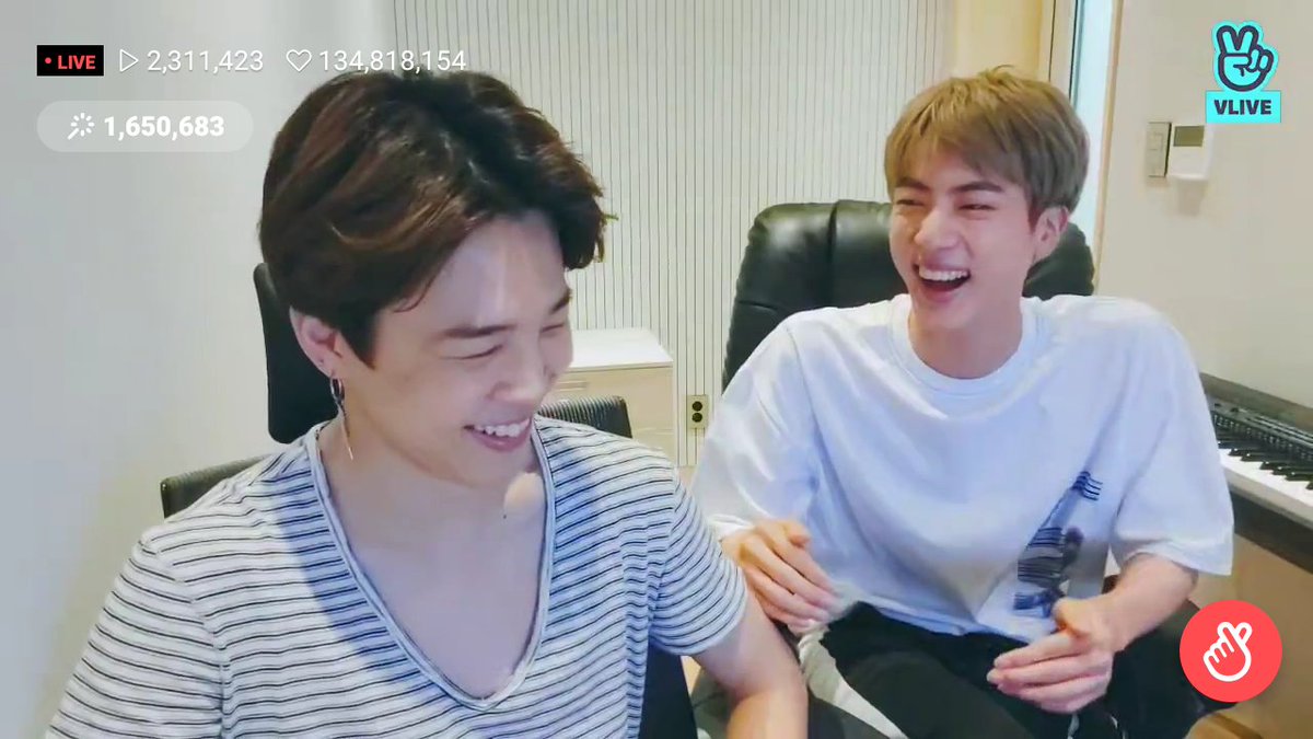i_lovely_S's tweet photo. Omg these adorable crackheads... I thought they were supposed to be on a break?! 😂 still hanging out in the big hit building?! 😂
@BTS_twt #BTS #ARMY #BTSrestWell https://t.co/4pRUmQyHeM