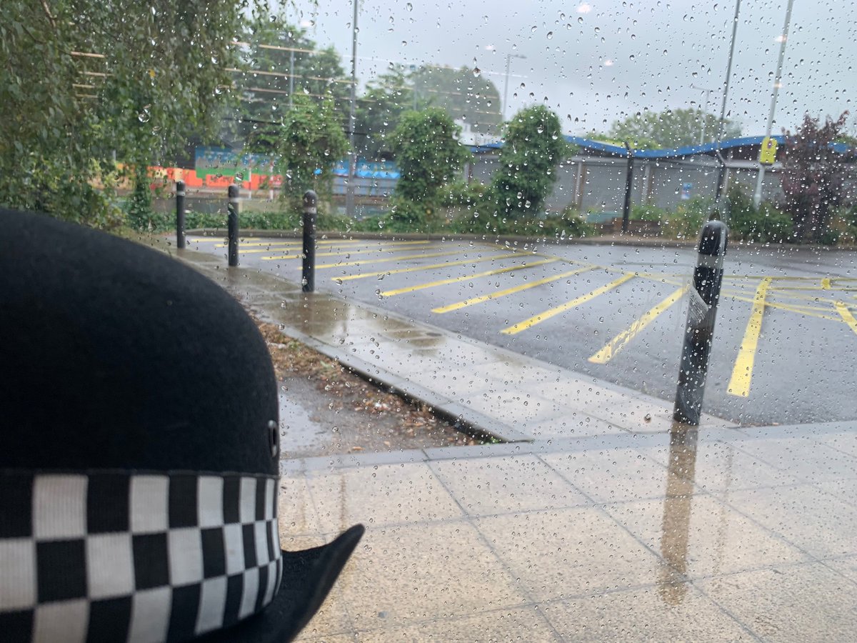 MPSDalgarno's tweet photo. Contact session live until midday at Big Rainsbury’s, Canal Way #metpolice #kensingtonandchelsea #ladbrokegrove #Dalgarno #w10 https://t.co/keHH7jaAon