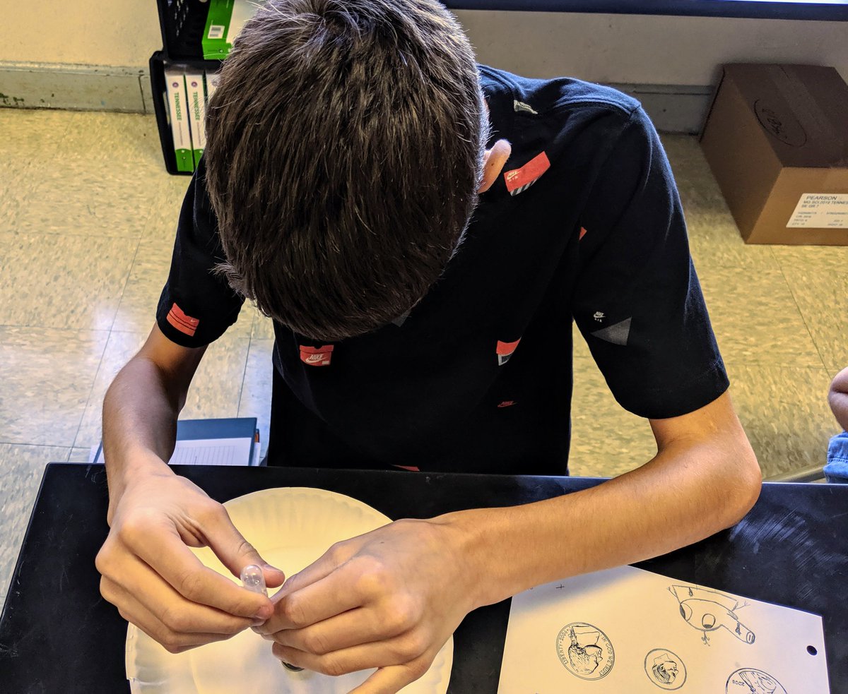 MaryJenscience's tweet photo. Students practiced conducting an investigation and graphing data by figuring out how many drops of water different coins will hold. #scienceisfun #greshamproud #kcsscience https://t.co/thY8EnTHlf