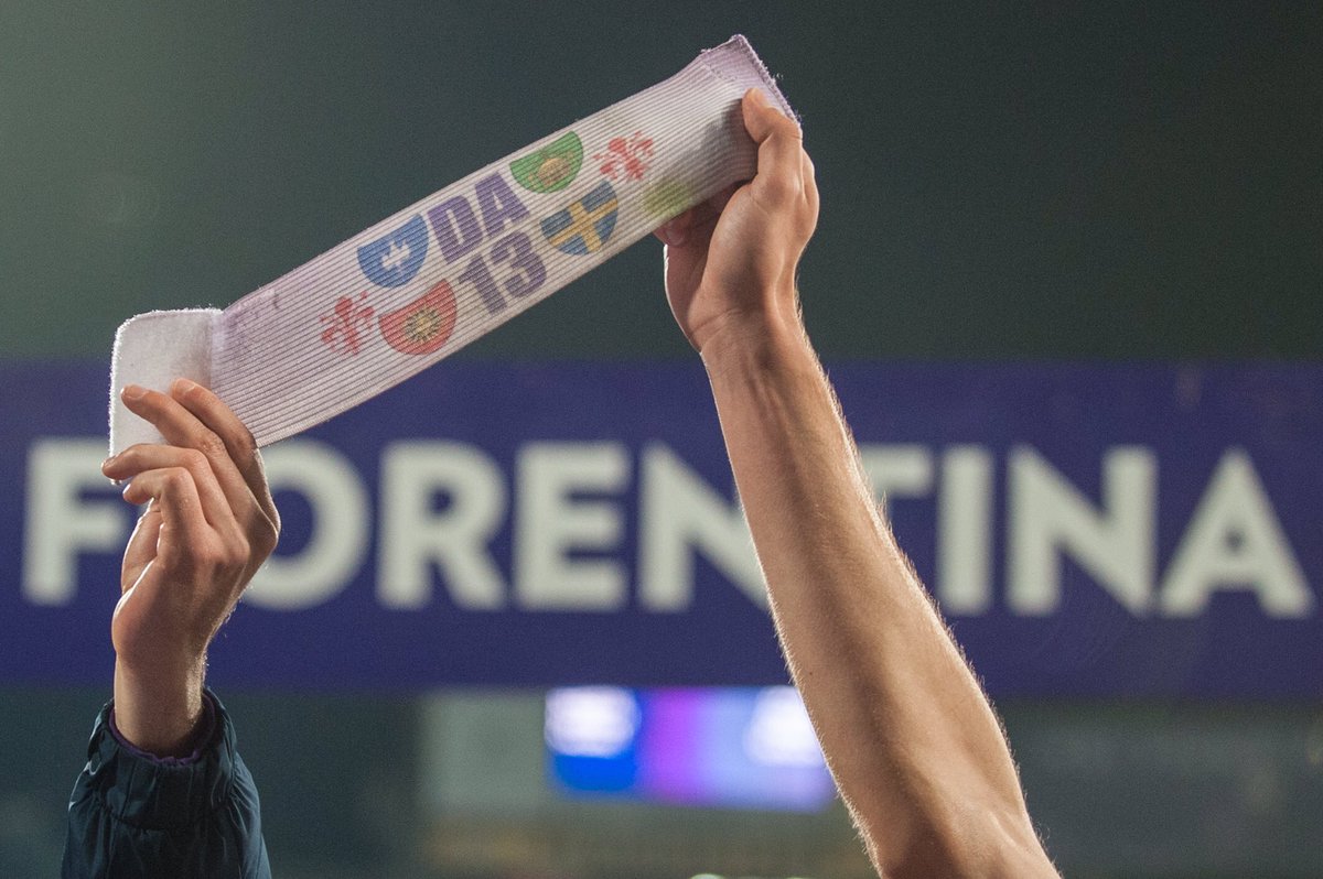 "La Fiorentina comunica, con grande piacere, che la Lega Calcio ha accolto la richiesta del Club Viola di continuare a usare, anche per la Stagione 2019-20, la fascia da Capitano di Davide Astori".
#DA13