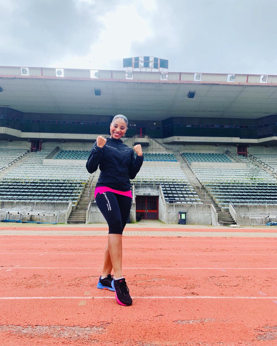 CarolinePule's tweet photo. #TrackSession “I run because I can. When I get tired, I remember those who can't run, what they would give to have this simple gift I take for granted, and I run harder for them. I know they would do the same for me." — Unknown-
.
.
.
#WinTheLongRun
#DynaFlyte2
#ASICSFrontRunner https://t.co/DxaLovQfLM