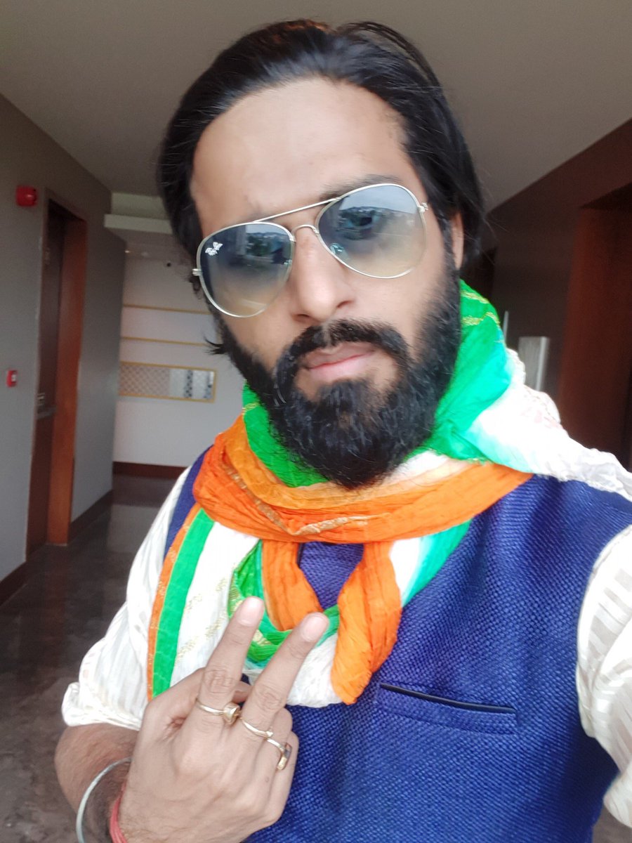 AamanTrikha's tweet photo. Today from 4 pm onwards, Catch me LIVE on India News channel performing at Attari-Wagah #IndoPak Border on the eve of #IndependenceDay of Hindustaan
 🇮🇳🙏 
It's going to be one surreal experience!

 #JaiHind #JaiBharat #AamanTrikha #IndiaNews #India #bharat #VandeMatram https://t.co/ot6V1PVUqW