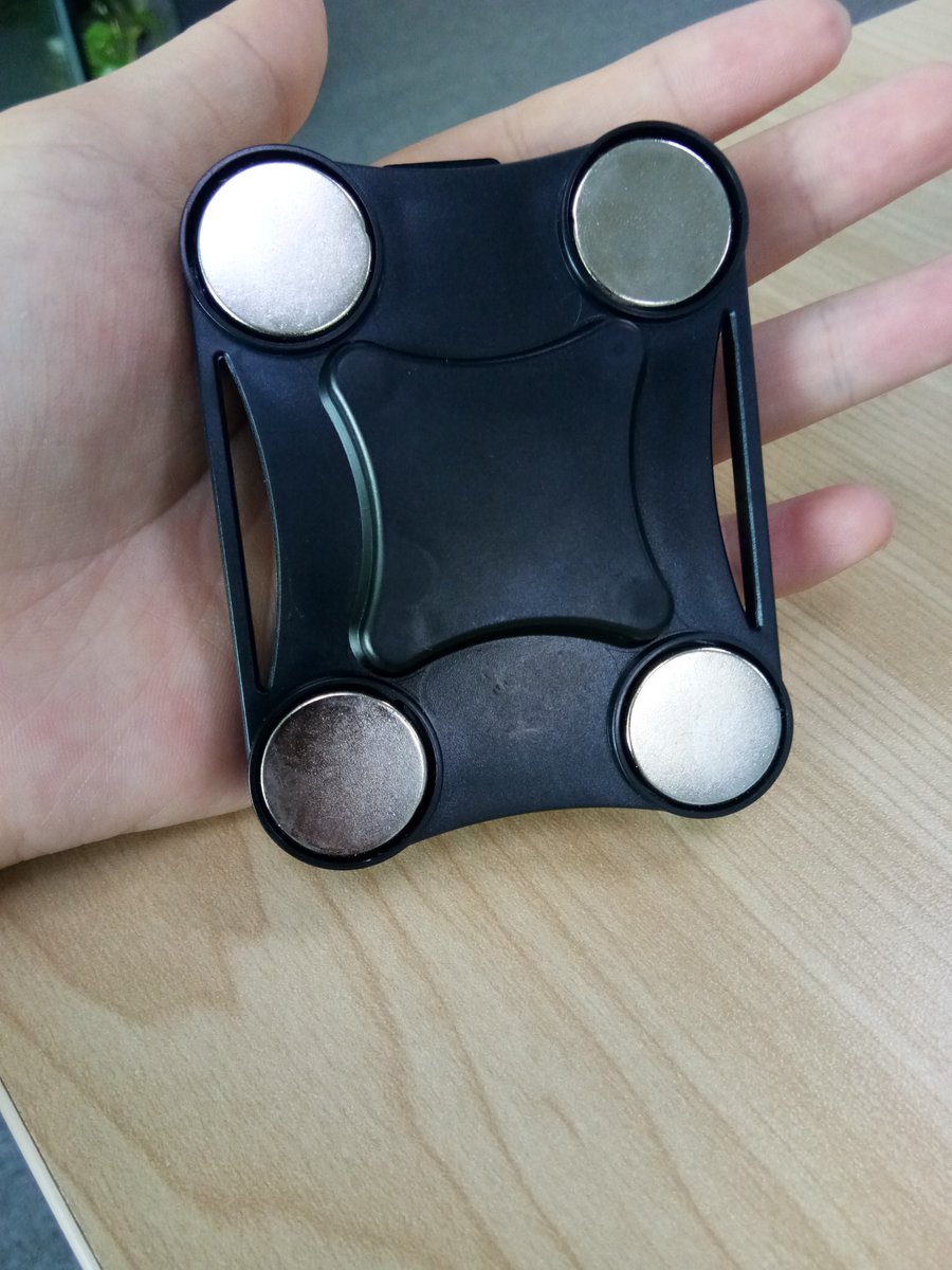 Bodycamera's tweet image. Magnetic attraction Mount as an optional accessories for body worn camera. It utilizes four magnetic contact points on each corner, reliable for camera fix. And it will help for Law Enforcement Personal to
work better in emergency situation. shelleyes.com