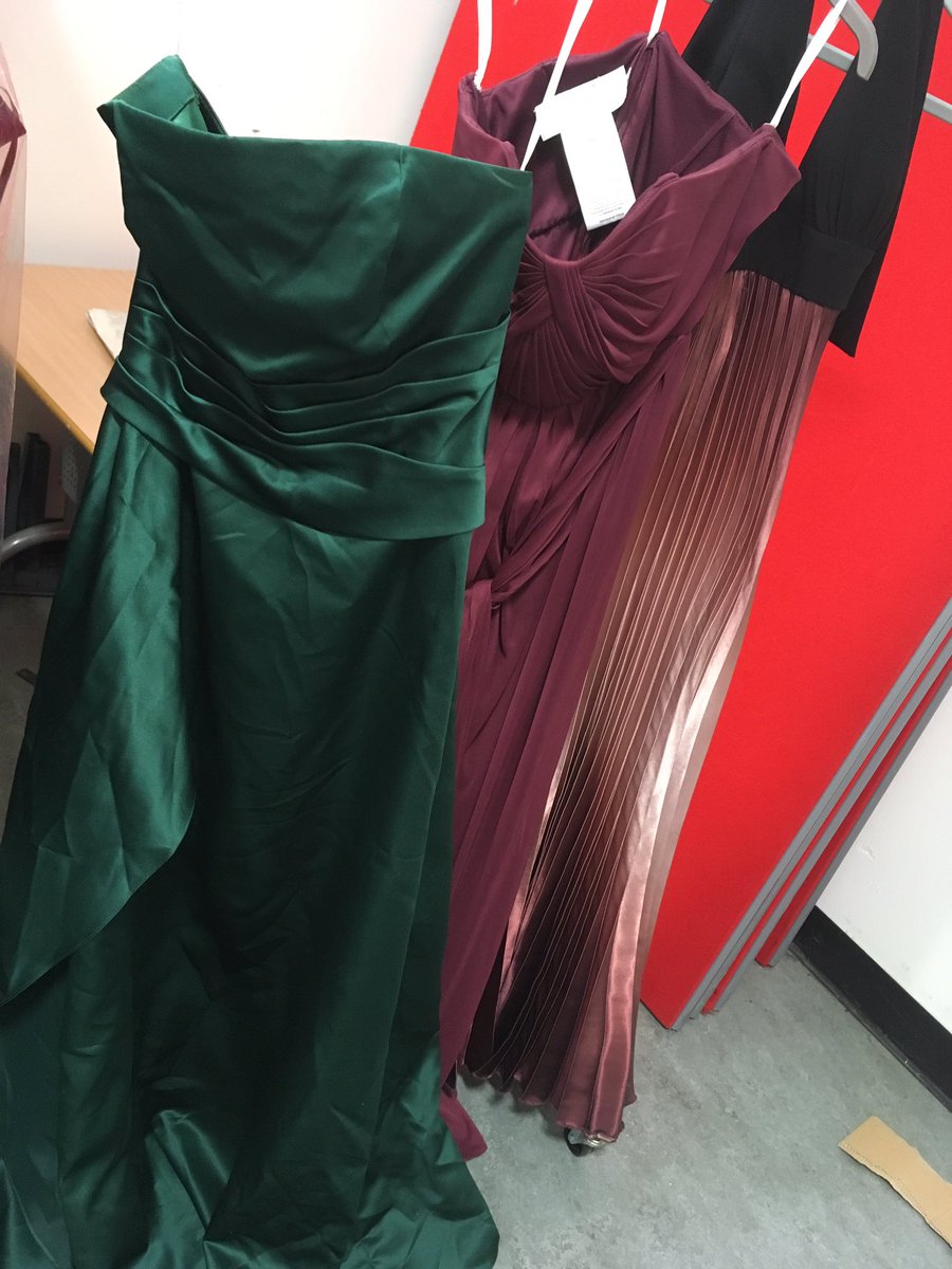 CglenHighSchool's tweet photo. Another three dresses handed in to our #prelovedprom Thanks to all who have handed dresses in so far - weβd love to see some more! Also looking for accessories, bags and shoes so if youβre having a clear out keep us in mind! #youshallgototheball π https://t.co/q7hRa42KkQ