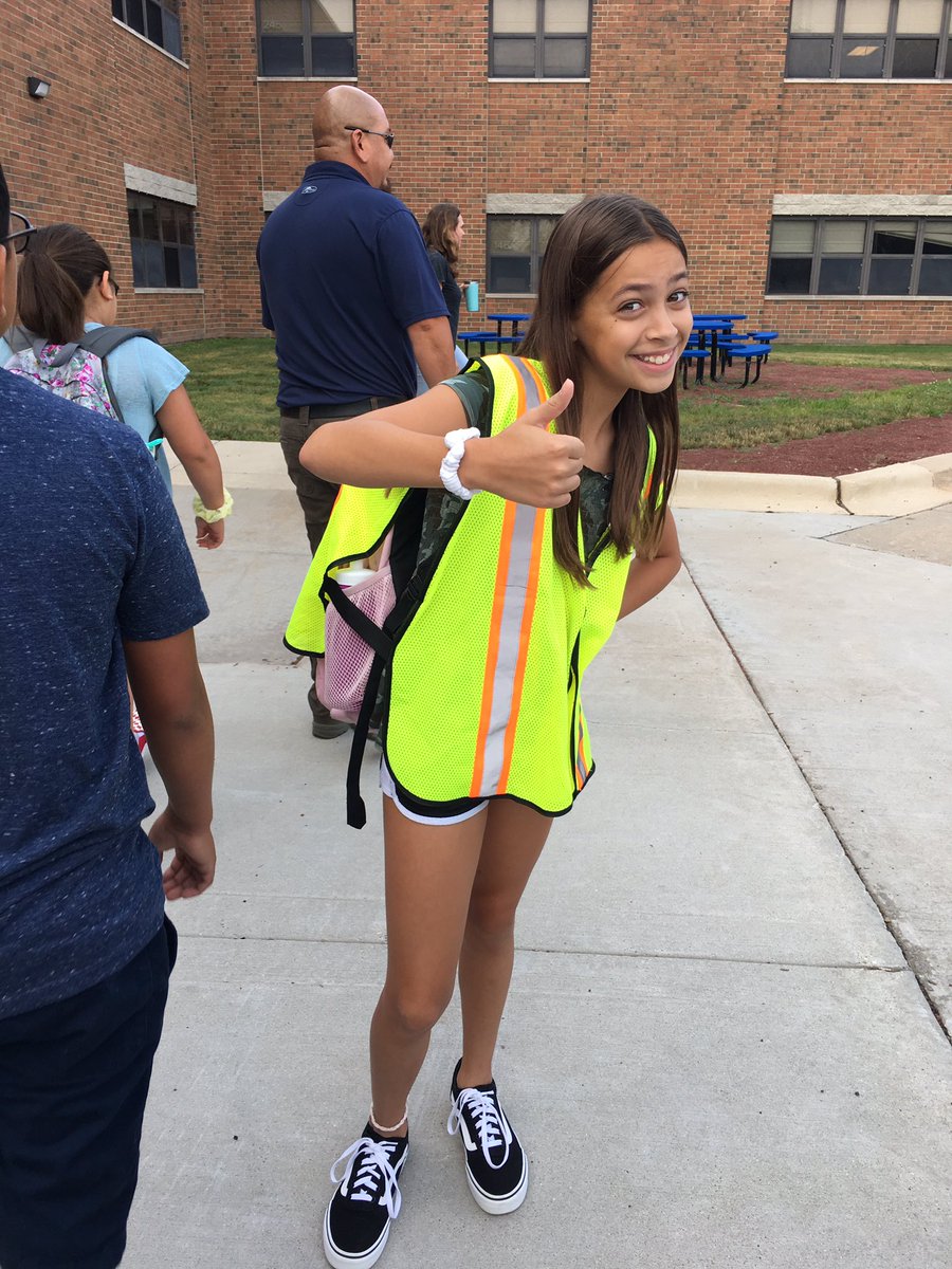 calfieri4's tweet photo. The 1st day of 5th grade was a success! #D300FirstDay https://t.co/sxIz42zBUF