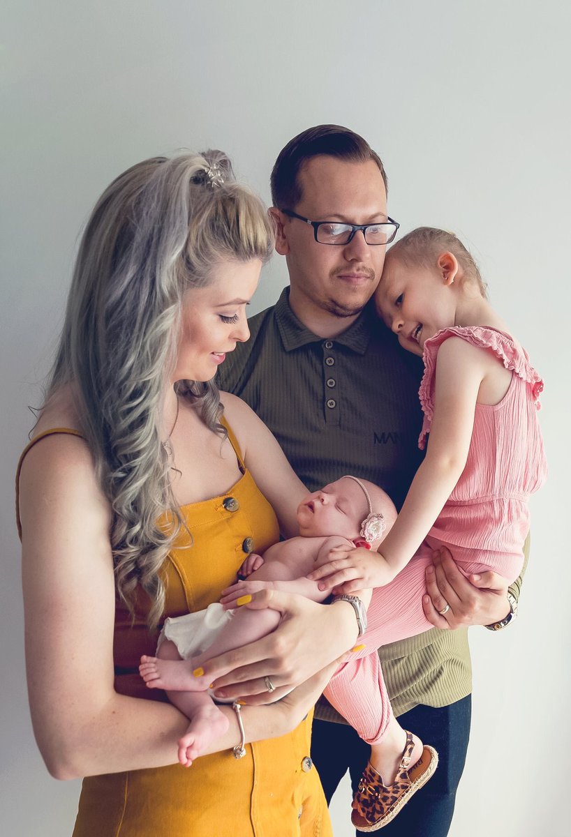 nataliemccabe's tweet photo. 👨‍👩‍👧‍👧 https://t.co/obhdVmZBwX
