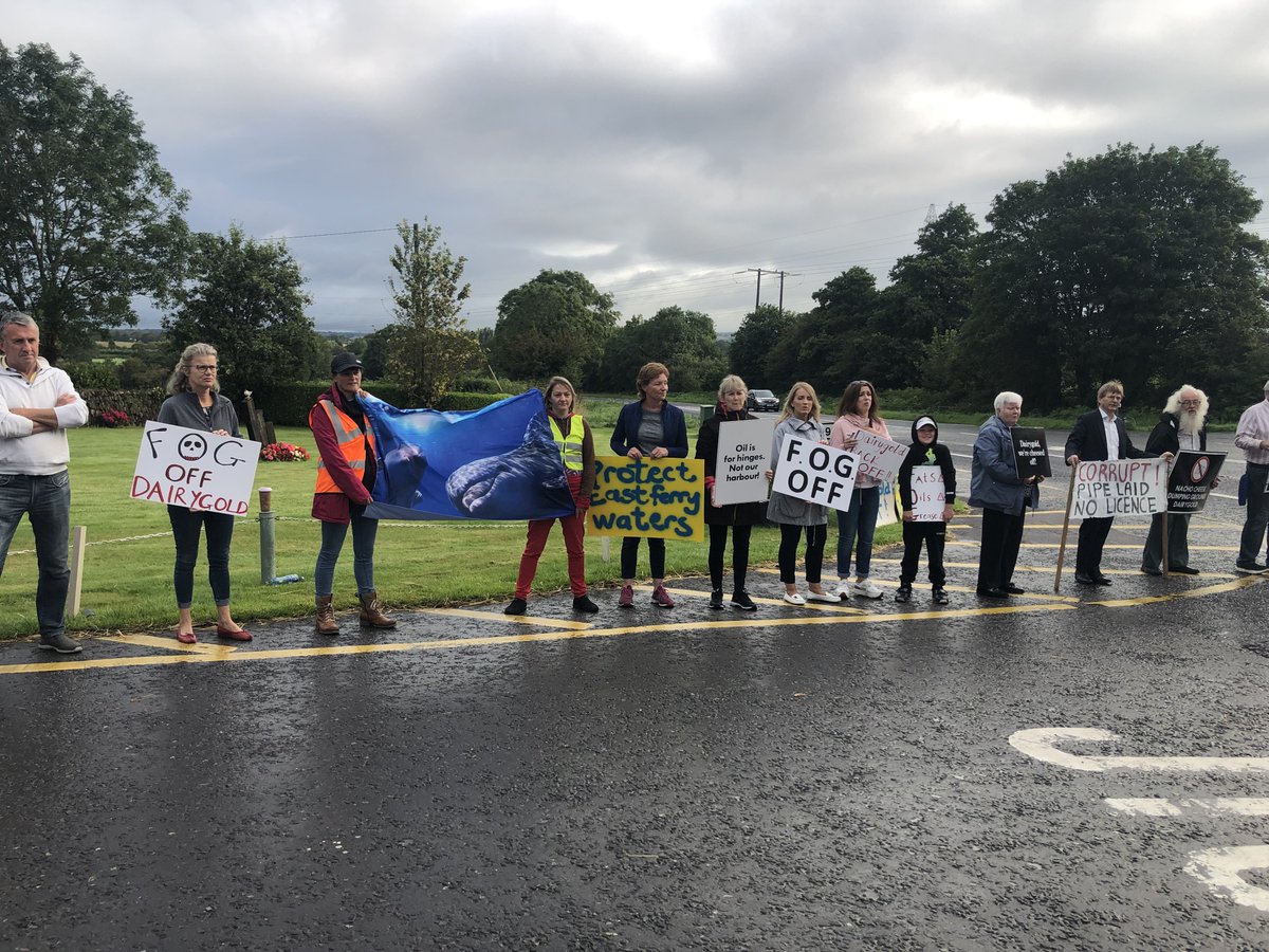 C103Cork's tweet photo. Patricia is speaking with Debby on why residents in #EastFerry were protesting this morning against plans by Dairygold to construct a waste pipeline from a new cheese factory in #Mogeely
#CorkToday https://t.co/cuJIOBGmBD