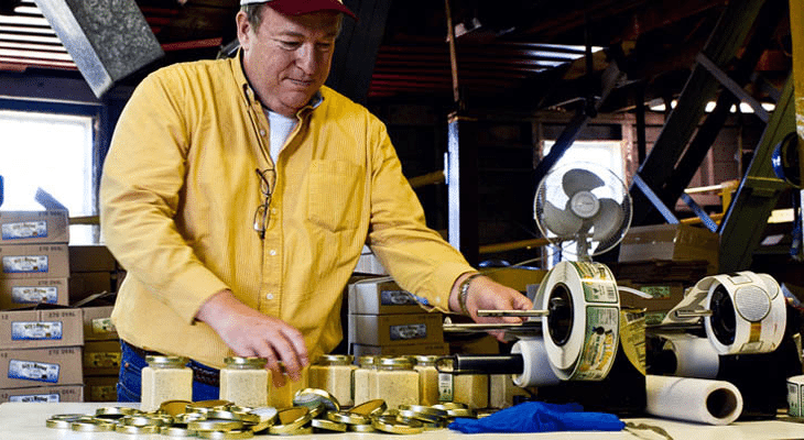 Only stone-ground mustard maker in the country! Take a tour!   

You can find Raye’s Mustard in our Taste of Maine Crate

cratefullofmaine.com/product/taste-…

#madeinmaine #supportlocal #cratefullofmaine #history #thewaylifeshouldbe #maine #boxofmaine @rayesmustardmill 
📸 <a href="/startupnation/">StartupNation</a>