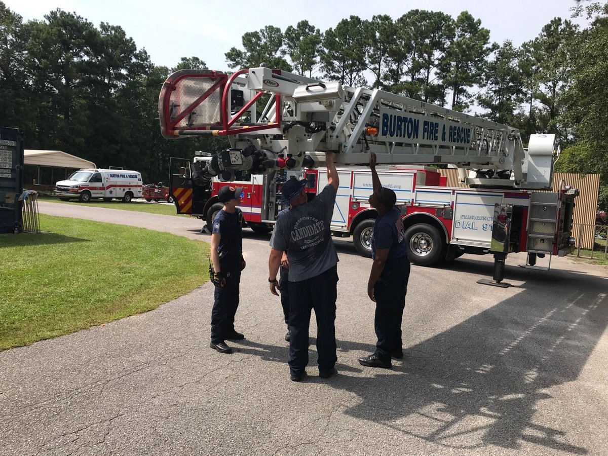 BurtonFD_SC's tweet photo. NOT JUST FOR THE CURIOUS CAT! @bftcountysc is growing horizontally & vertically. Flames & victims can be far above the ground. #BurtonFD spent this week training on our ladder truck. Positioning this big truck safely & quickly takes skill & practice. #NoOneBeyondReach #CatsSafe2 https://t.co/OI6MG0gSvx