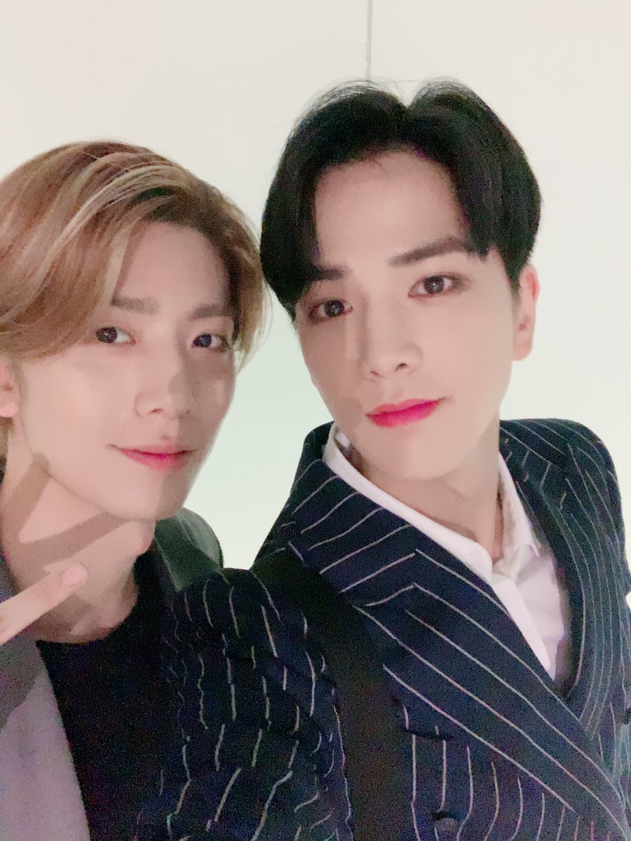 WE_THE_BOYZ's tweet photo. (영훈) 아이돌라디오 수고하셨습니다 !!
오늘 응원해 주신 모든 더비여러분 너무 고마워요 ㅎㅎ 
곧 컴백하니까 조금만 기다료!!!😘 https://t.co/m3H8oTH5Ki