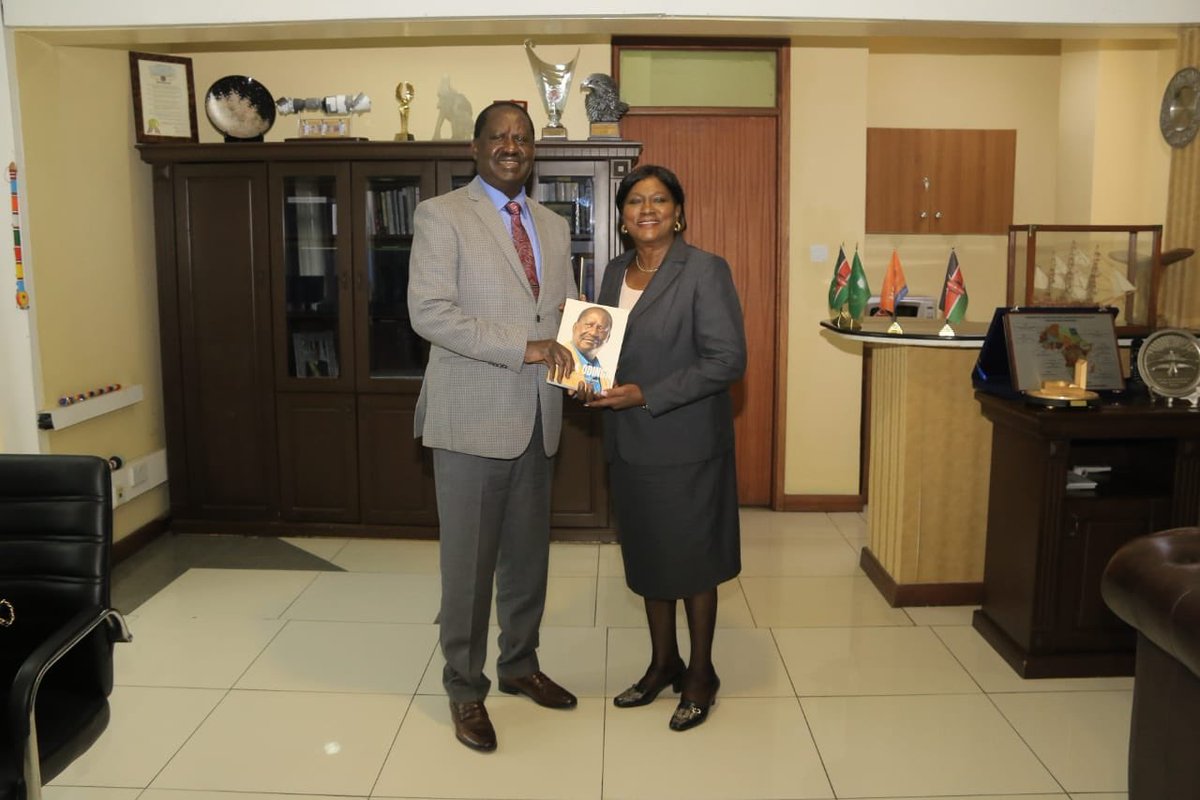 RailaOdinga's tweet photo. I was pleased to receive Madam Kristina Pratt Kenyatta at my office this morning. https://t.co/jQFUshrSWW